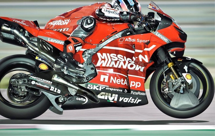 Cal Crutchlow rises an independent Honda.