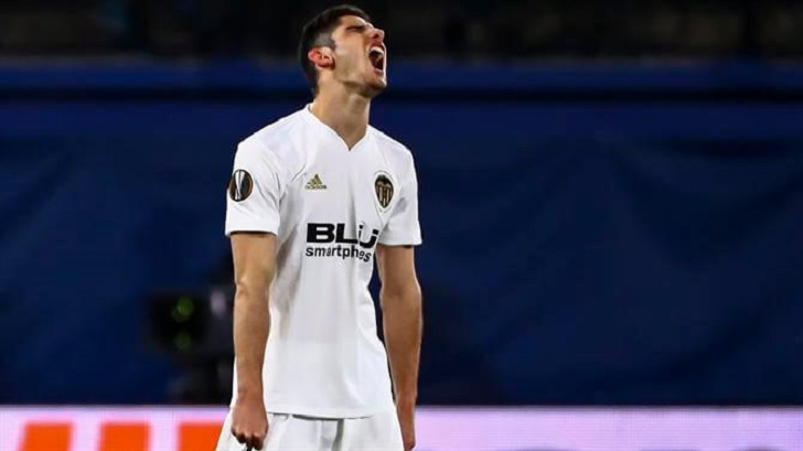 Goncalo Guedes in action for Valencia.