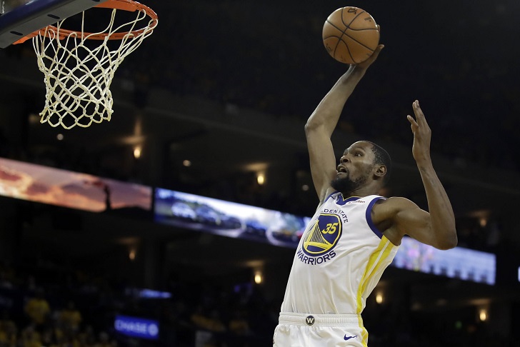 Kevin Durant in action for Golden State Warriors.