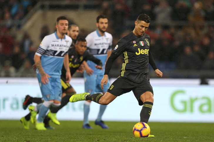 Napoli hoping Juventus stutter