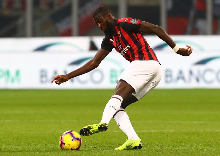 Tiemoue Bakayoko in action for AC Milan.